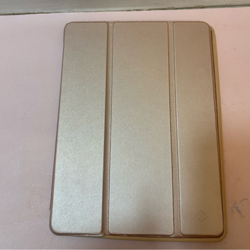 Fintie SlimShell Case for iPad 9th / 8th / 7th Generation